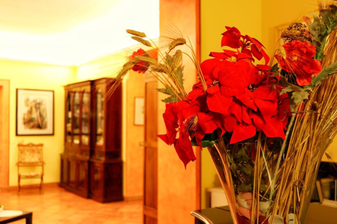 Hotel Borgo Dei Castelli Grottaferrata Exterior foto