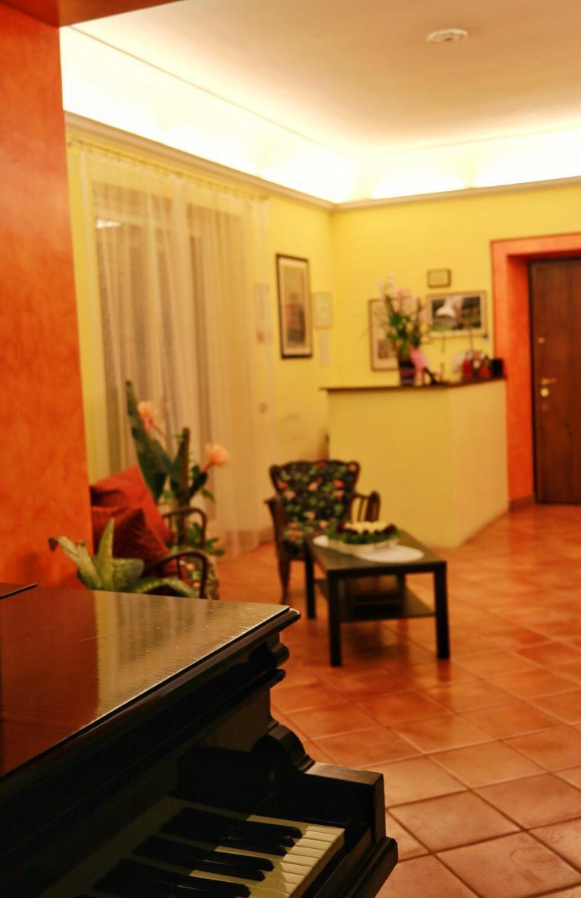 Hotel Borgo Dei Castelli Grottaferrata Exterior foto